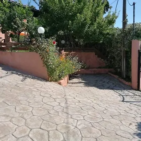 Ey House *