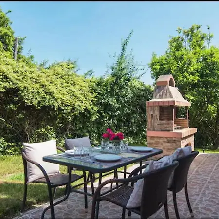 Ey House Case de vacanță *