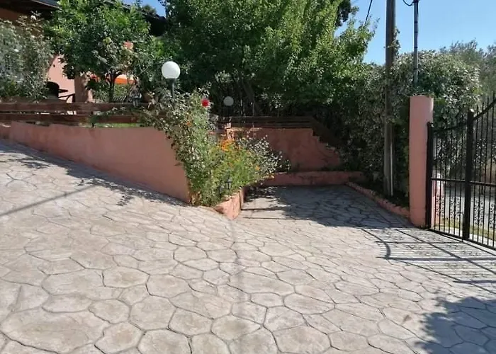 Ey House *