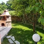 Ey House * Halikounas