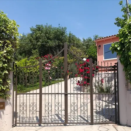 Ey House Casa vacanze Halikounas